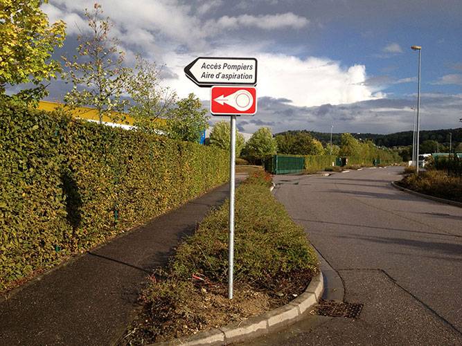 Panneau alu réglementaire